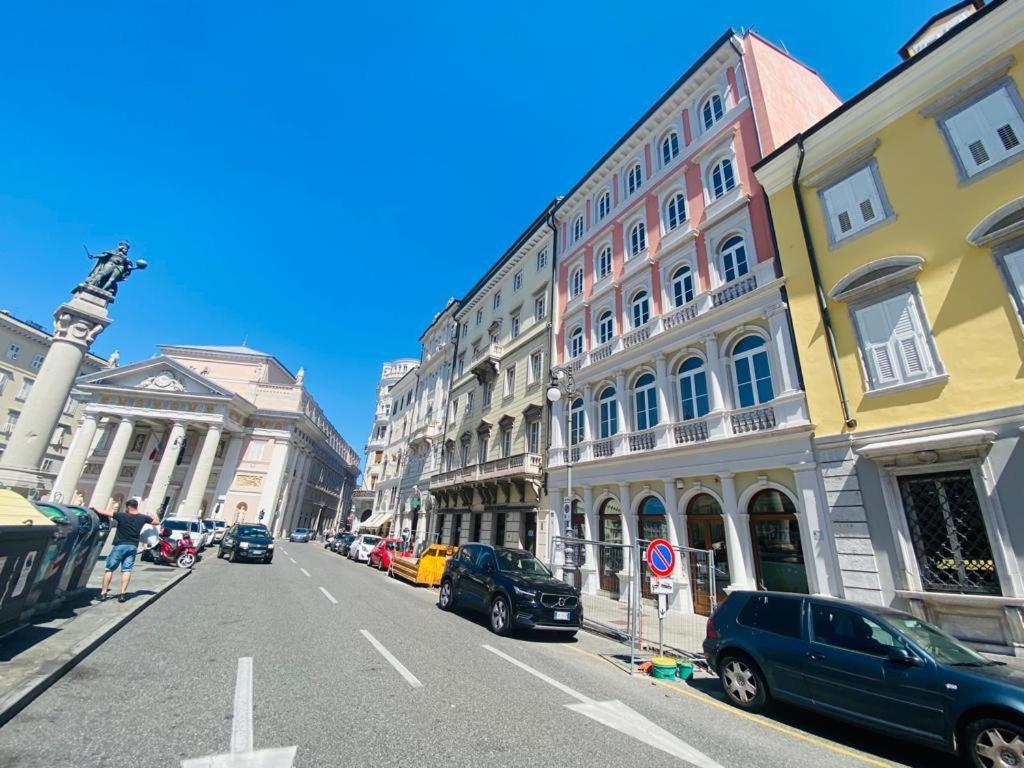 Piazzaborsa Charme Apartment Trieste Ngoại thất bức ảnh